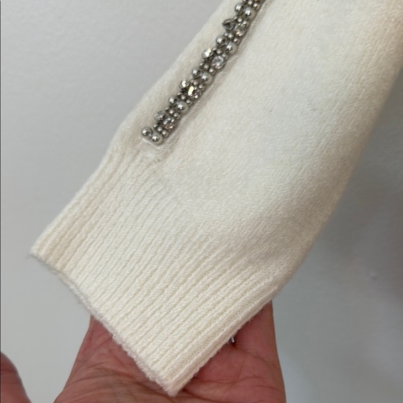 NEW 1. State Embellished V-Back Long Sleeve Sweater Soft Knit - Picture 9 of 15